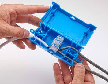 Fast, safe and maintenance free electrical junction enclosure