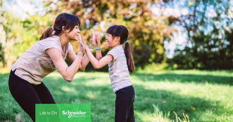 Schneider Electric raggiunge importanti traguardi di sostenibilità nel secondo trimestre del 2025