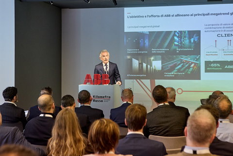 Infrastrutture intelligenti e orchestrazione digitale: le chiavi per scalare la mobilità elettrica in Italia secondo ABB