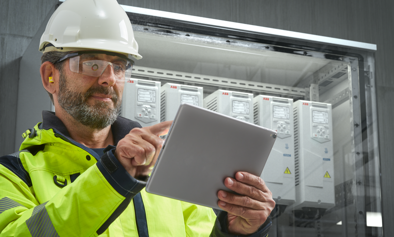 Un’indagine ABB rivela che i tempi di inattività non programmati costano fino a un massimo di 116.000 euro all'ora**