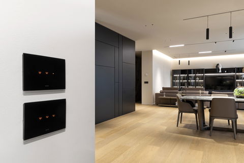 La domotica AVE in un appartamento sul lungomare:  fra design, comfort e tecnologia