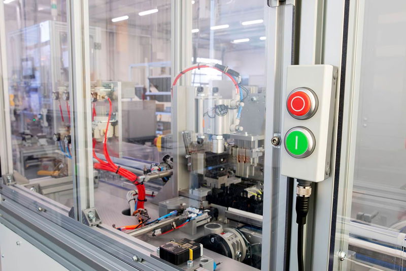 Controllo e la gestione dei sistemi industriali: pulsantiere per guide profilate da 40mm tipo LP4…