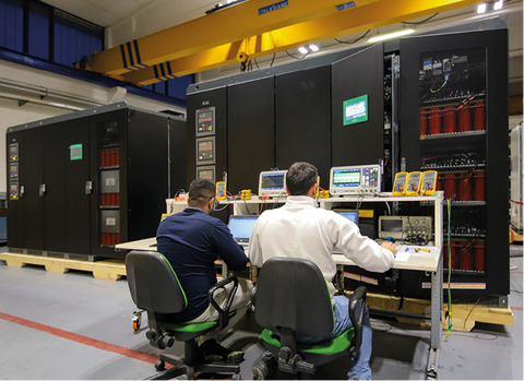 2 Oxygen pronti a compensare i buchi di tensione nel settore automotive