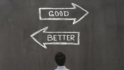 UPS con batterie vs. Compensatori senza batterie: quale scegliere?