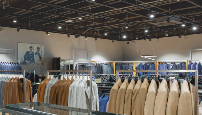 Signify illumina la sartorialità di Lubiam con i prodotti Philips MyCreation