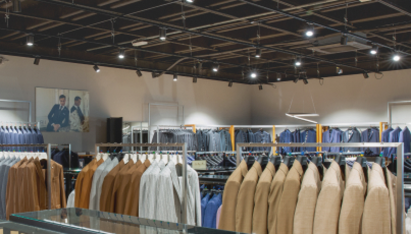 Signify illumina la sartorialità di Lubiam con i prodotti Philips MyCreation