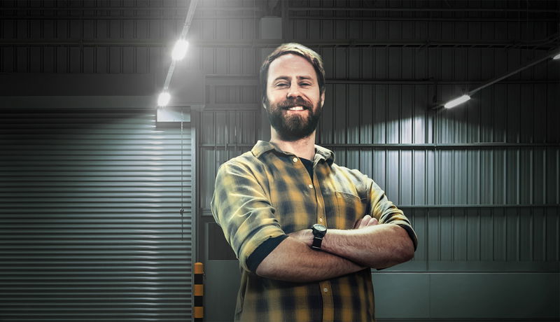 Accendere i luoghi di lavoro: soluzioni di illuminazione per uffici ed industrie