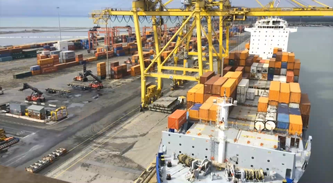 La piattaforma EcoStruxure digitalizza l’infrastruttura elettrica del Terminal Darsena Toscana