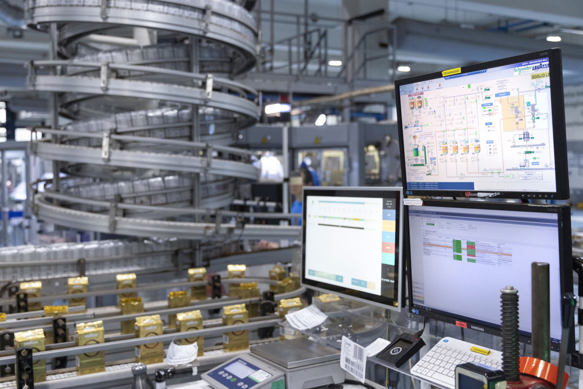 Schneider Electric e Lavazza: un percorso “a quattro mani” per un’industria efficiente e performante