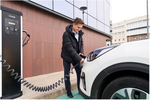 A acumulação de energia com carregamento de veículo elétrico