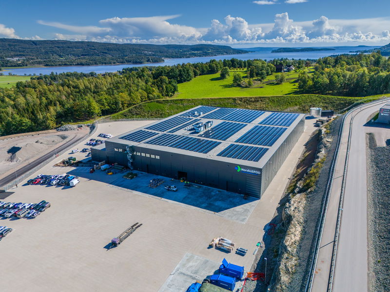Eaton e CTS Nordics abrem nova fábrica NordicEPOD vai aumentar produção de módulos de energia e acelerar construção de centros de dados
