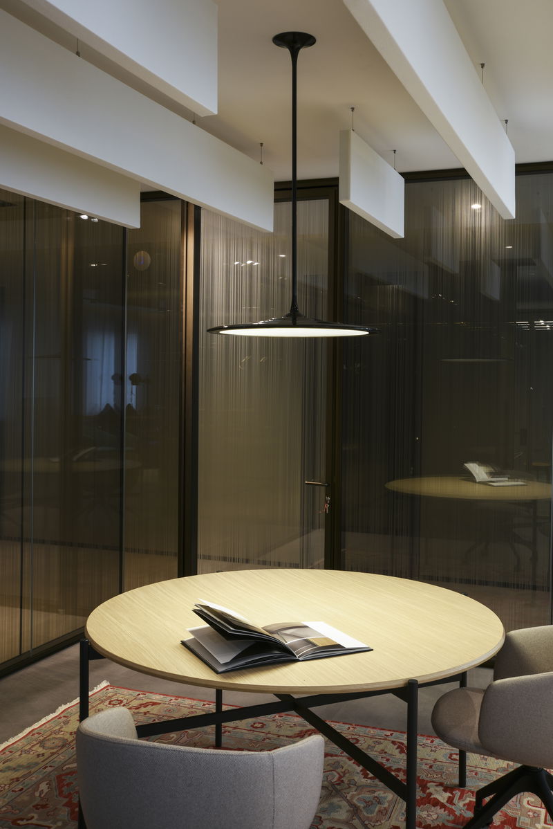 LIQUID PL - Luminária de suspensão para interiores e escritórios