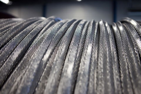 A Alcoa fornecerá à Nexans alumínio com baixo teor de carbono, composto por metal produzido com a tecnologia ELYSIS™