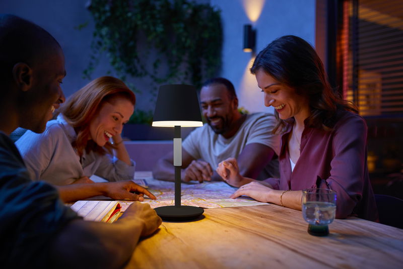 Mergulhe na iluminação imersiva com a nova aplicação Philips Hue Sync TV para televisões Samsung