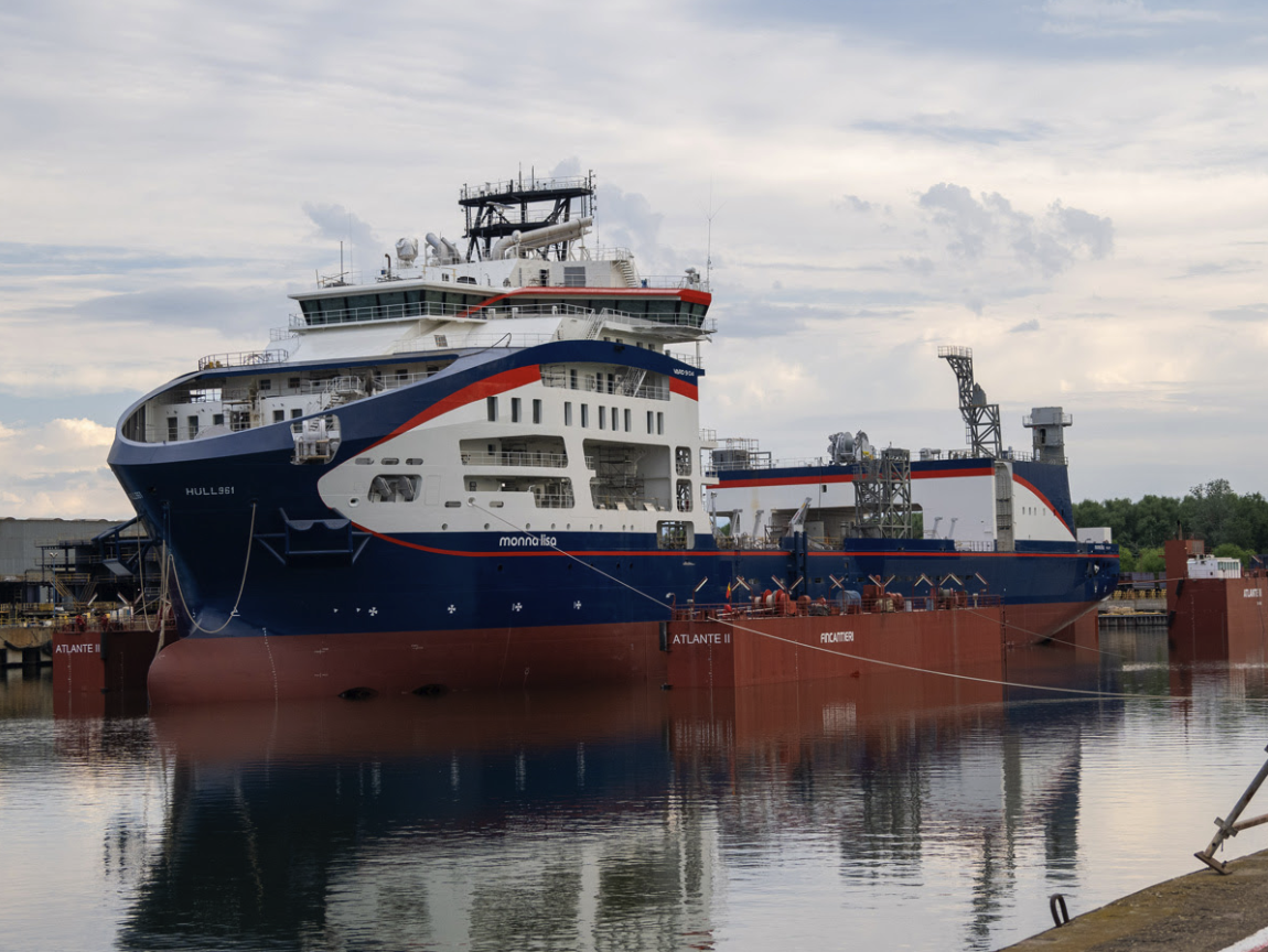 Novo recorde de instalação de cabo submarino a uma profundidade de 2150 m
