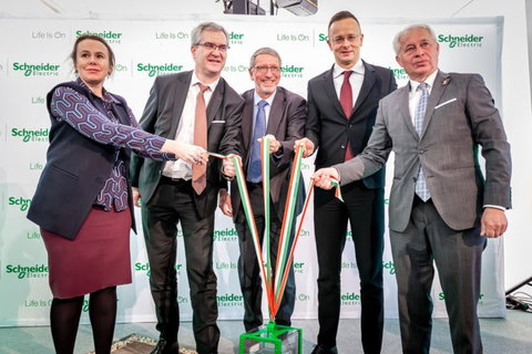 Schneider Electric investe 40 milhões de euros em nova fábrica inteligente na Hungria