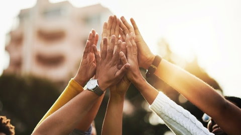 Schneider Electric supera metas de sustentabilidade de 2023 e mantém liderança nas classificações ESG