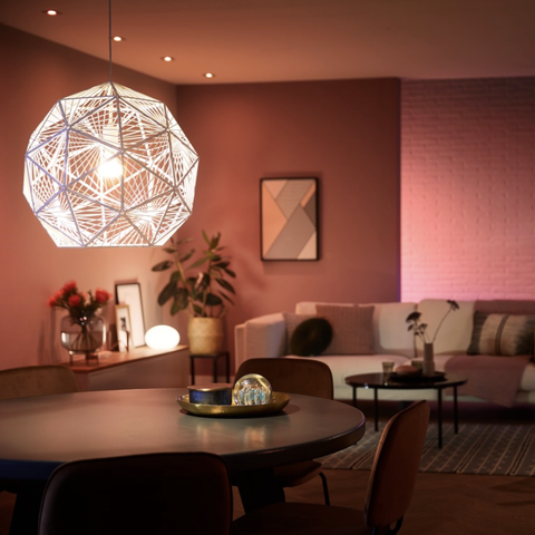 Philips Hue integra iluminação inteligente, sensores e câmaras para proteger a sua casa