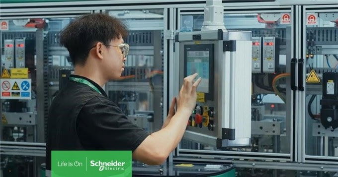 Fábrica da Schneider Electric em Wuhan é distinguida pelo Fórum Económico Mundial como um de apenas três faróis globais de talento a nível mundial