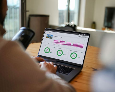 Soluções Signify Interact de próxima geração proporcionam iluminação mais inteligente, segura e eficiente para edifícios e cidades inteligentes