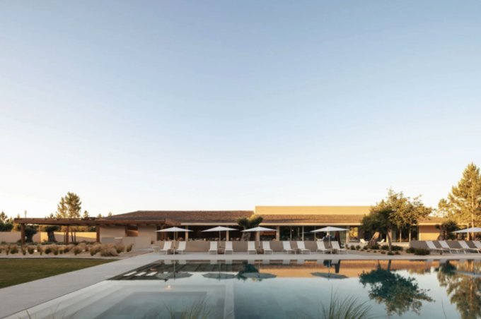 Schneider Electric equipa Spatia Comporta com soluções inteligentes para gestão integrada da energia, conforto e mobilidade elétrica