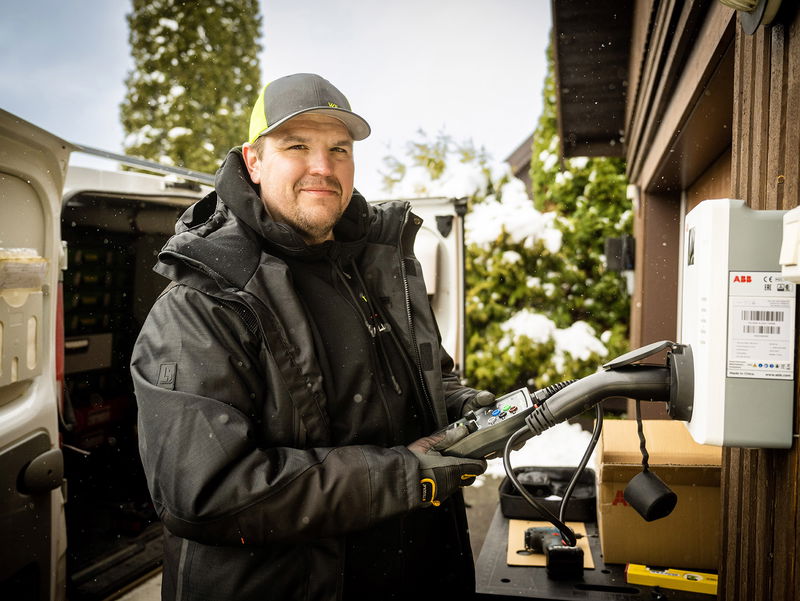 Driven elektriker väljer laddbox efter kvalitet