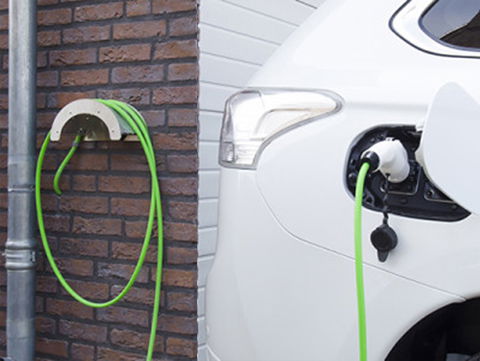 Måste man ha jordfelsbrytare när man laddar elbil?