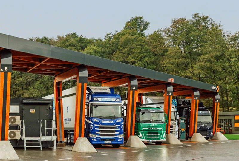 Schneider Electric hjälper Milence att elektrifiera tunga vägtransporter i Norden