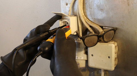 Utförande av starkströmsanläggningar, varselmärkning och kontroll