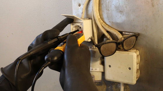 Utförande av starkströmsanläggningar, varselmärkning och kontroll