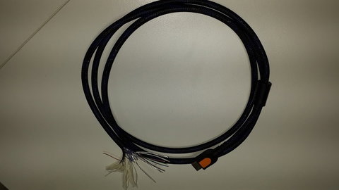 Pratik HDMI ve VGA prizi bağlantısı