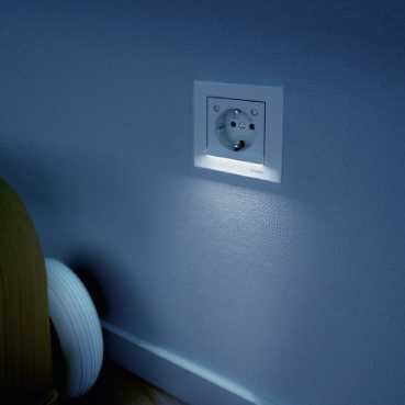 Merten serisi gece lambalı priz