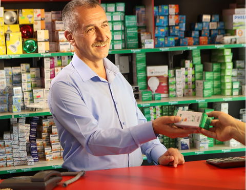 Schneider Electric’in yenilenen FAZPuan uygulaması artık bayilerin de hizmetinde