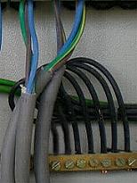 Q & A of the Day - How to carry out final connection to this congested earth bar?