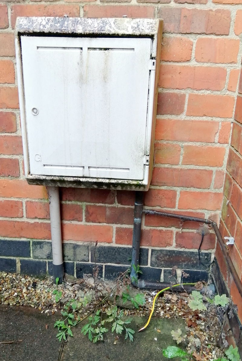 Is it permissible to bond pipe outside a gas meter box?