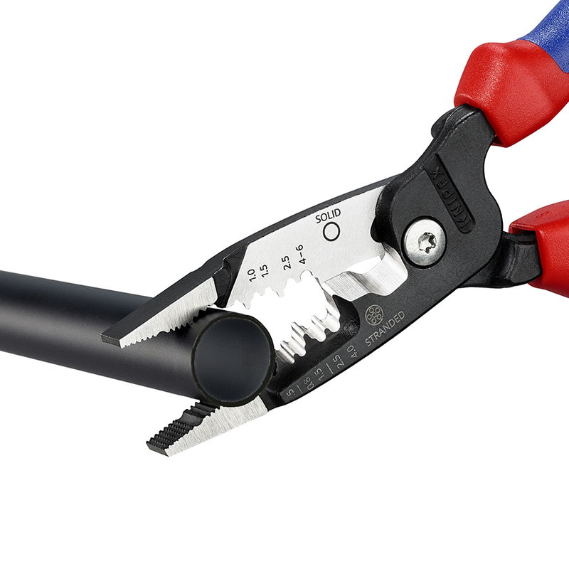 New 5-in-1 combination pliers for electrical installations: KNIPEX WireStripper now available in a metric version
