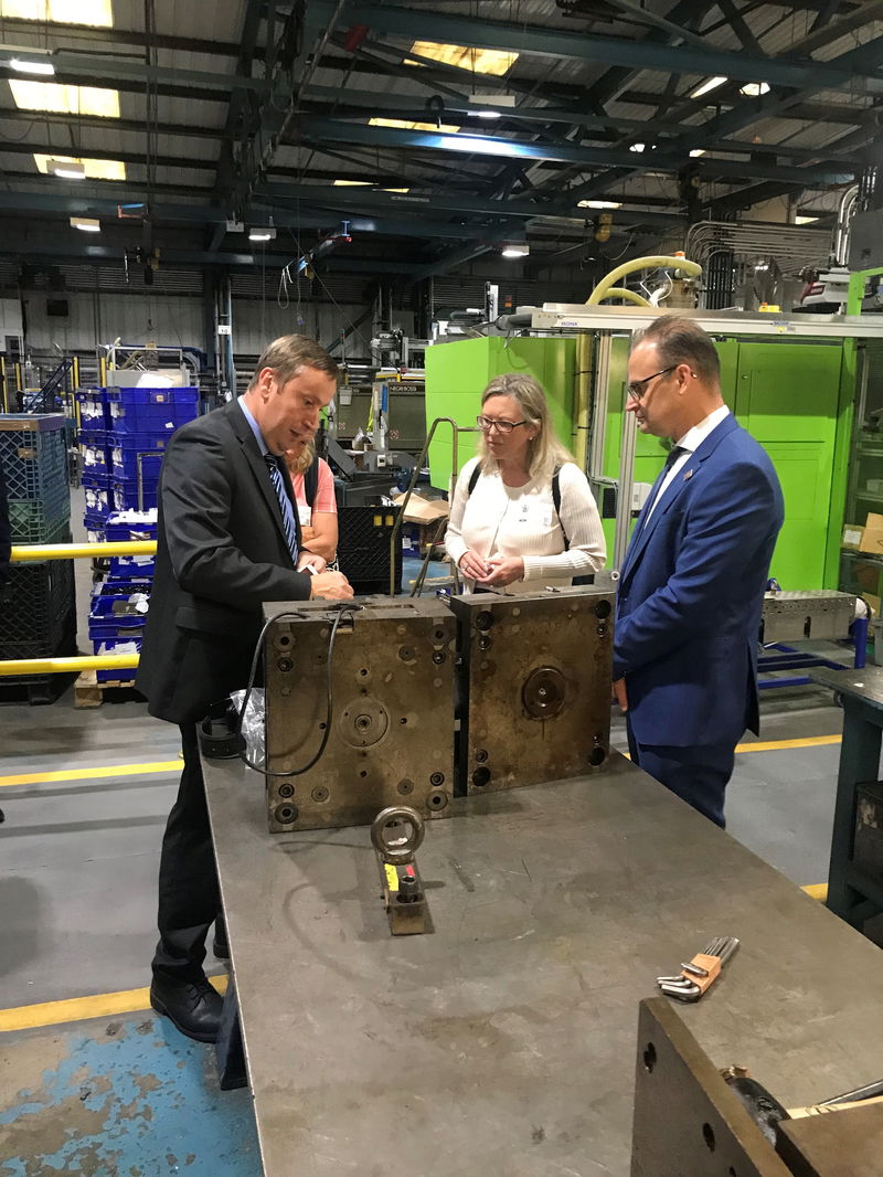 MARSHALL-TUFFLEX WELCOMES MP SALLY-ANN HART TO ITS HEADQUARTERS