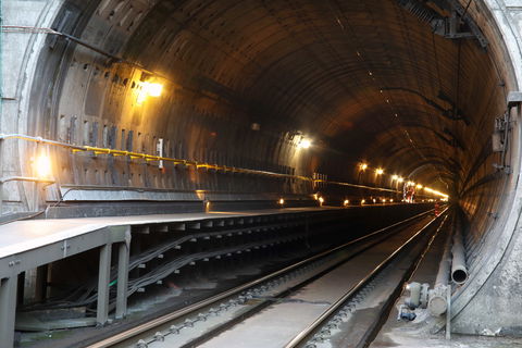 Marshall-Tufflex helps to keep Stansted Tunnel's lighting upgrade project on track