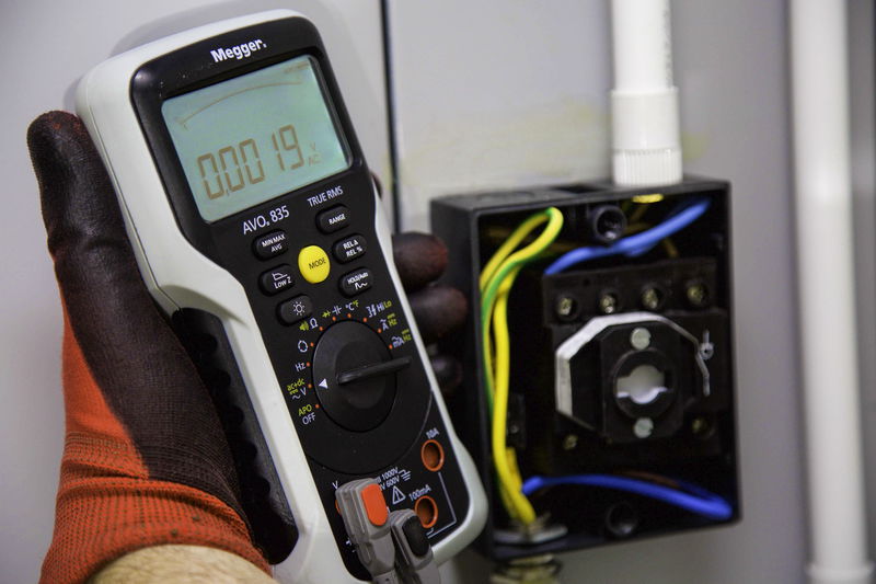 Checking phase sequence with only two hands!