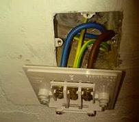 Q & A of the Day – Should this fusebox have another MCB to feed cooker outlet?