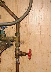 Q & A of the Day – What bonding does this domestic PME electrical installation need with the building’s mix of plastic and copper water piping?