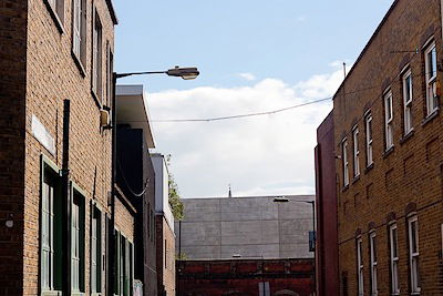 Q & A of the Day – With this catenary wire system, is it an exposed conductive part?