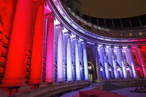 Philips Lighting transforms Millennium Bridge and County Hall with ColorReach Powercore
