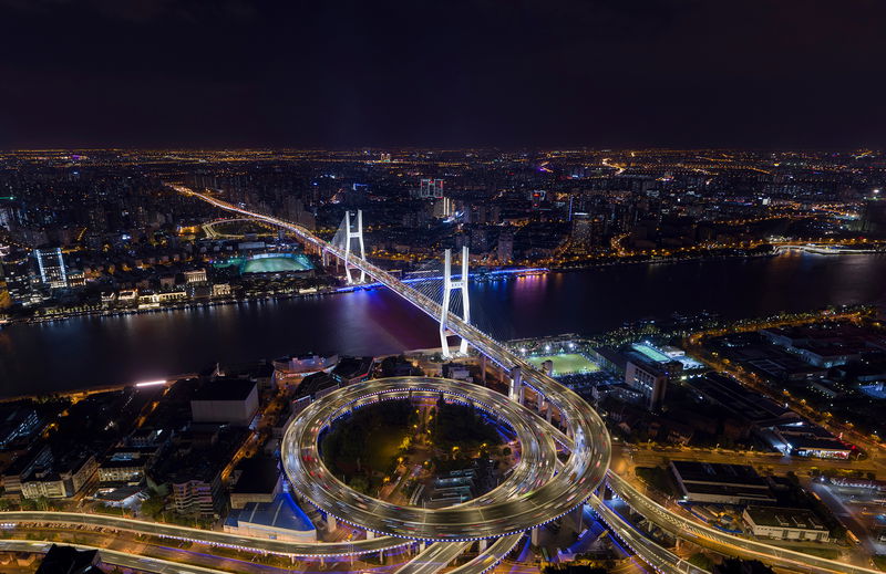 Signify shines dynamic light on Shanghai’s buildings, bridges and rivers