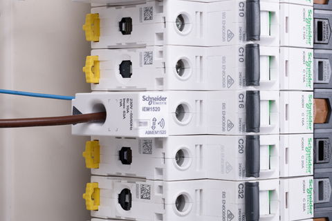 Want to try the new wireless monitoring innovation from Schneider Electric?