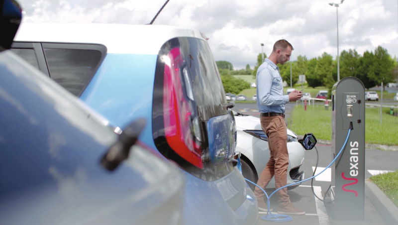 Electric vehicle charger unit removal