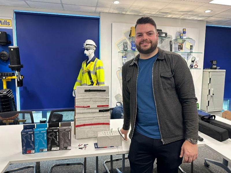 Mills Ltd Product Training with LINIAN Sales Manager Jamie Kirk