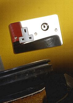 04-05-2004  Lockable sockets added to Eaton MEM range