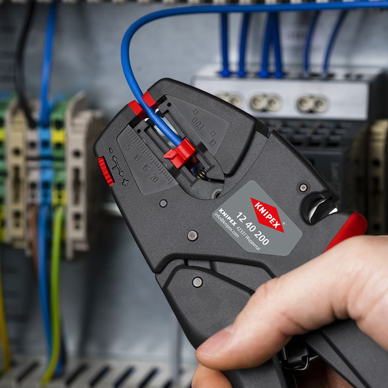 The KNIPEX EvoStrip: A new generation of Automatic Insulation Strippers